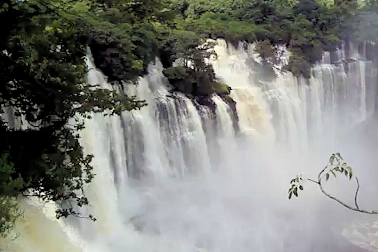 Kalandula Falls
