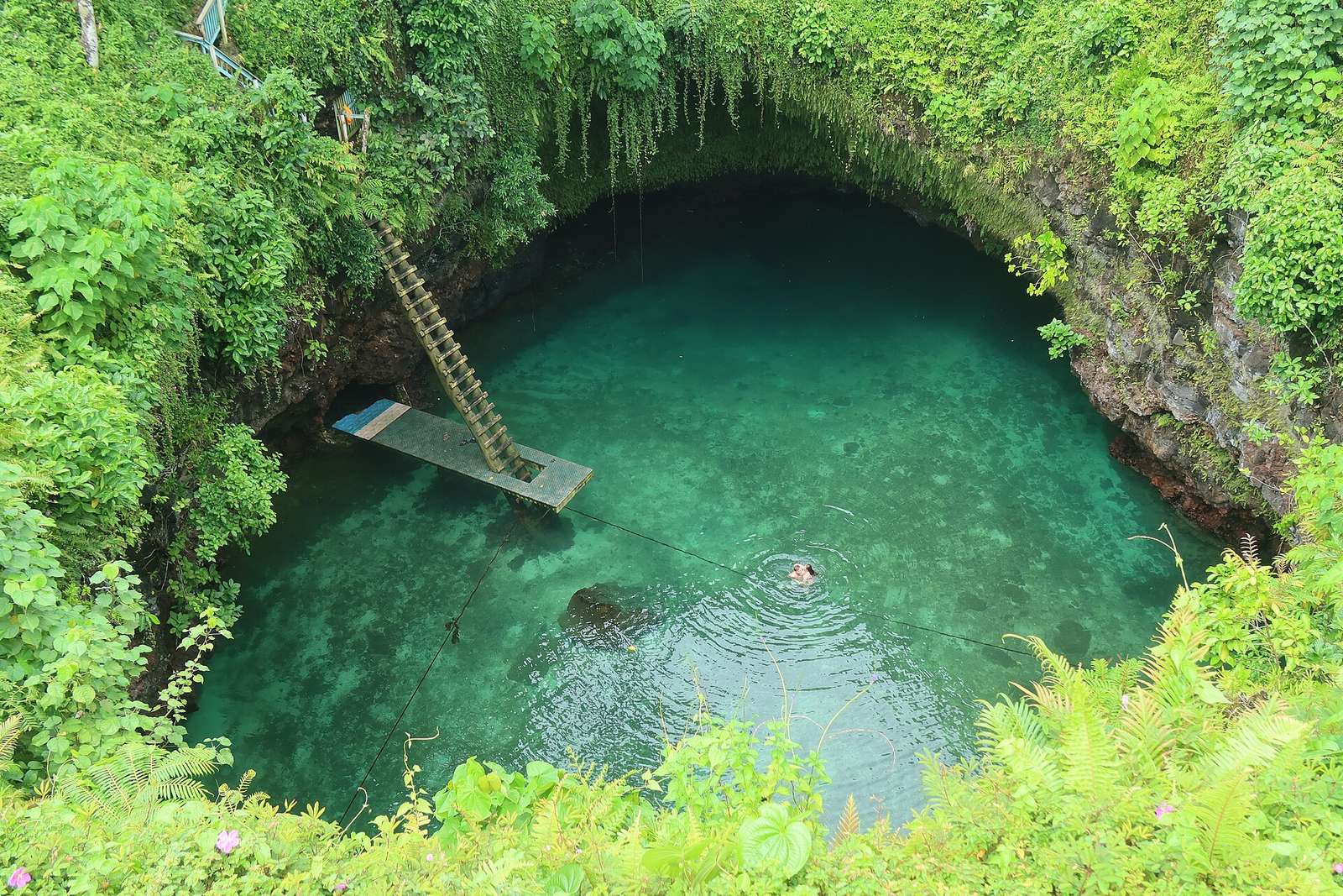 To Sua Ocean Trench, Upolu